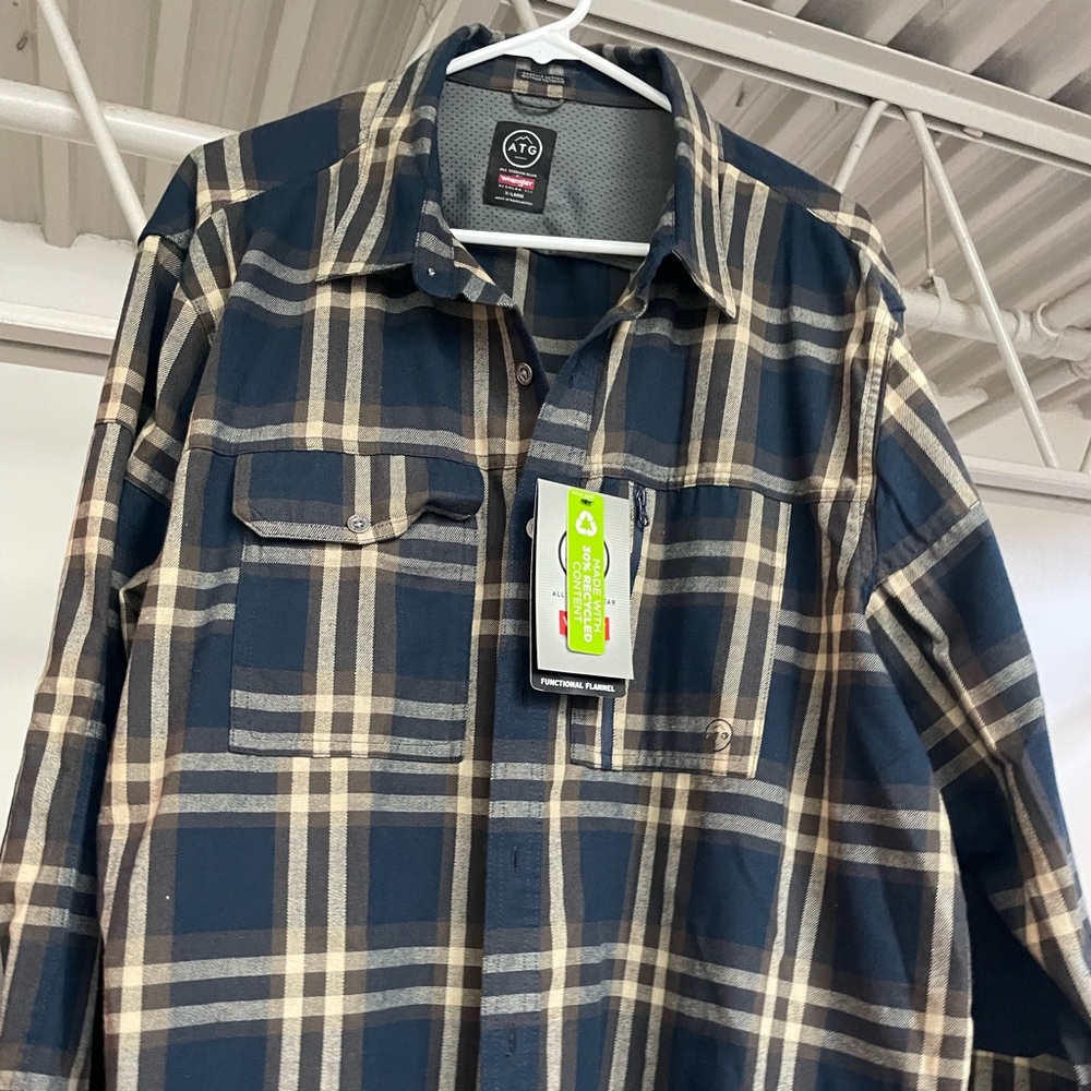 Brand new wrangler button up